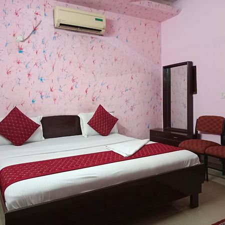Airport Hotel Pariksheet Inn New Delhi Exterior photo
