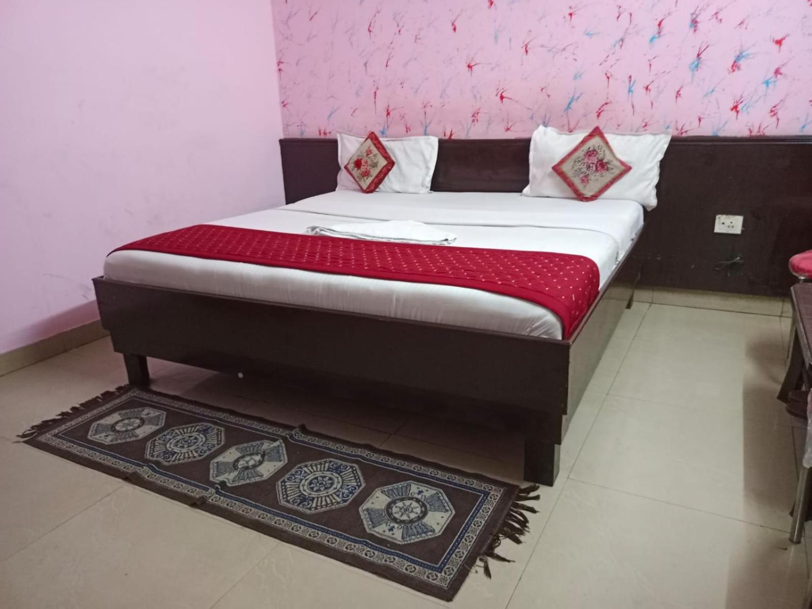 Airport Hotel Pariksheet Inn New Delhi Exterior photo