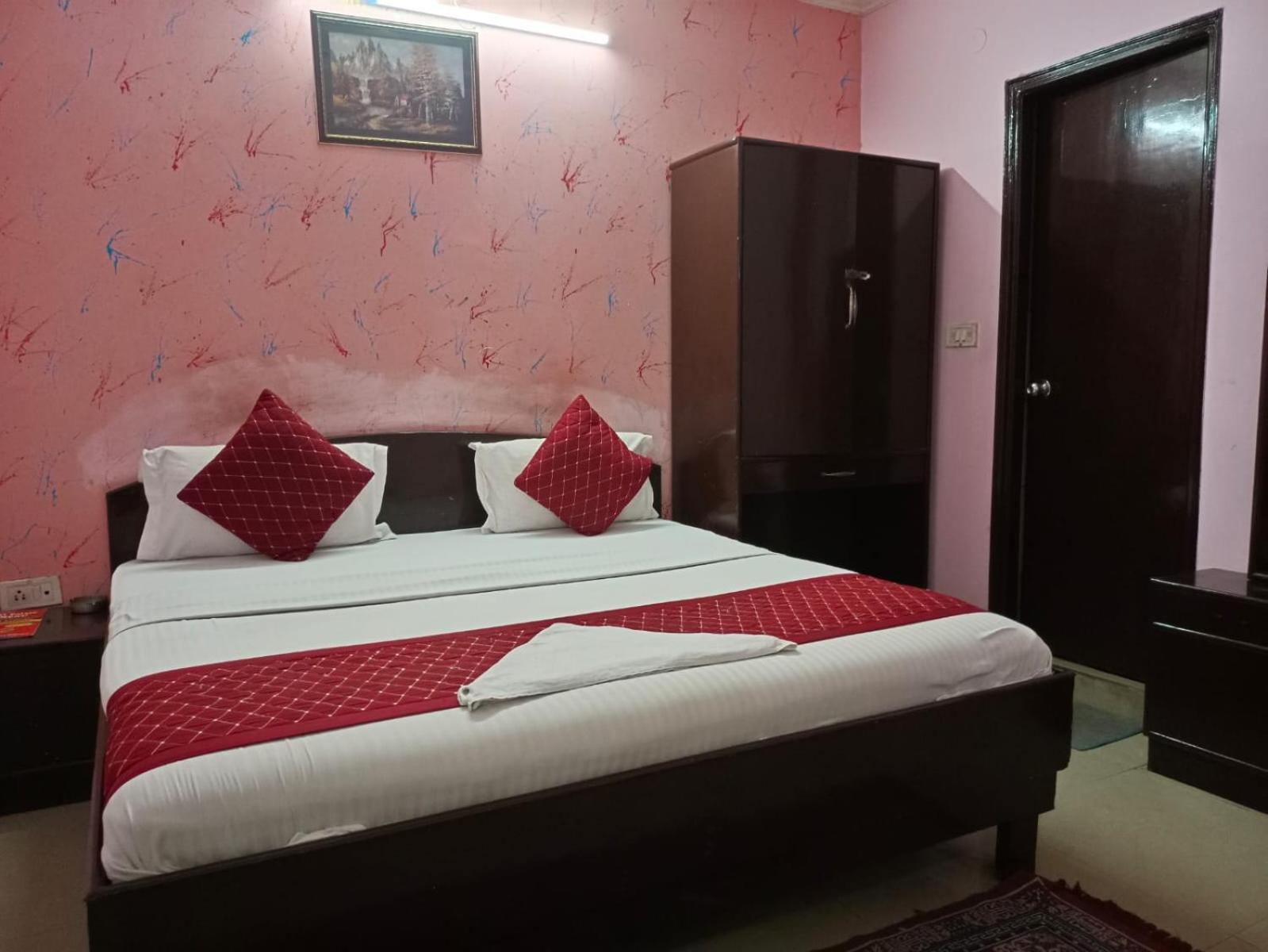 Airport Hotel Pariksheet Inn New Delhi Exterior photo