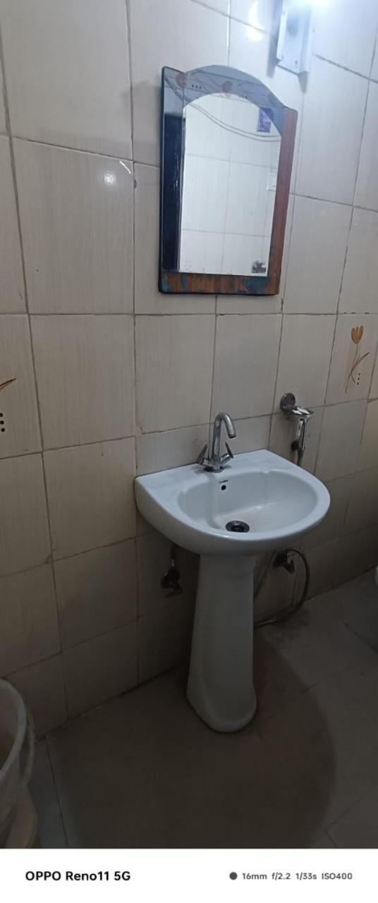Airport Hotel Pariksheet Inn New Delhi Exterior photo